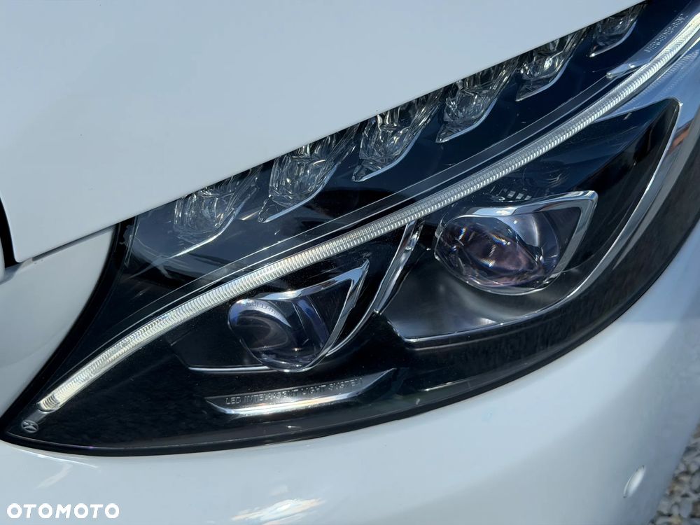 Mercedes-Benz Klasa C 220 d 4-Matic 9G-TRONIC - 34