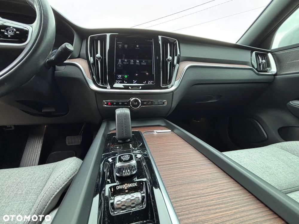 Volvo V60 Cross Country Pro B4 D AWD - 36