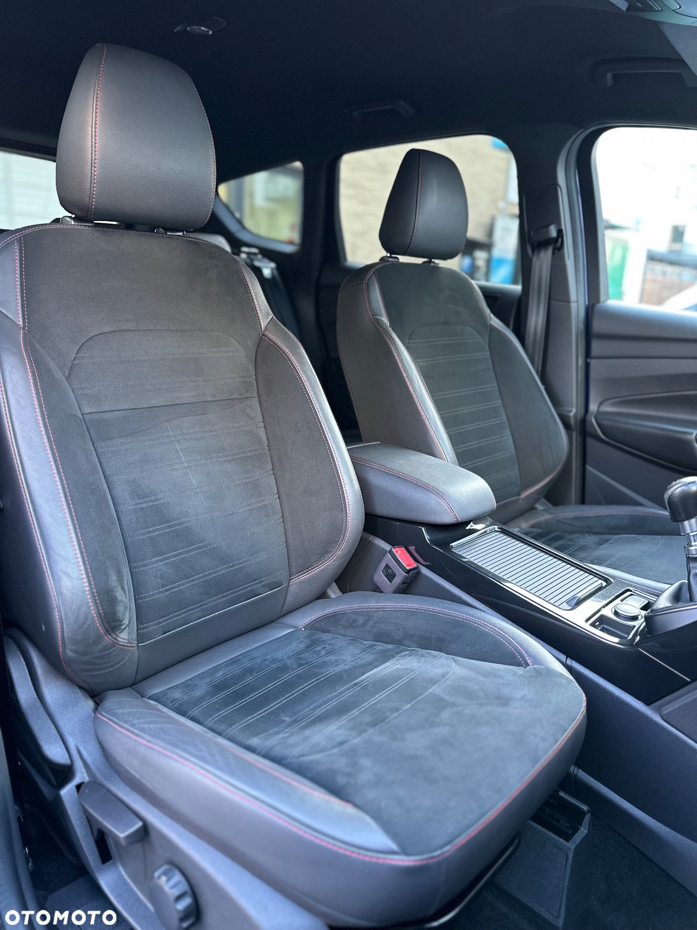 Ford Kuga 1.5 EcoBoost 2x4 ST-Line - 21