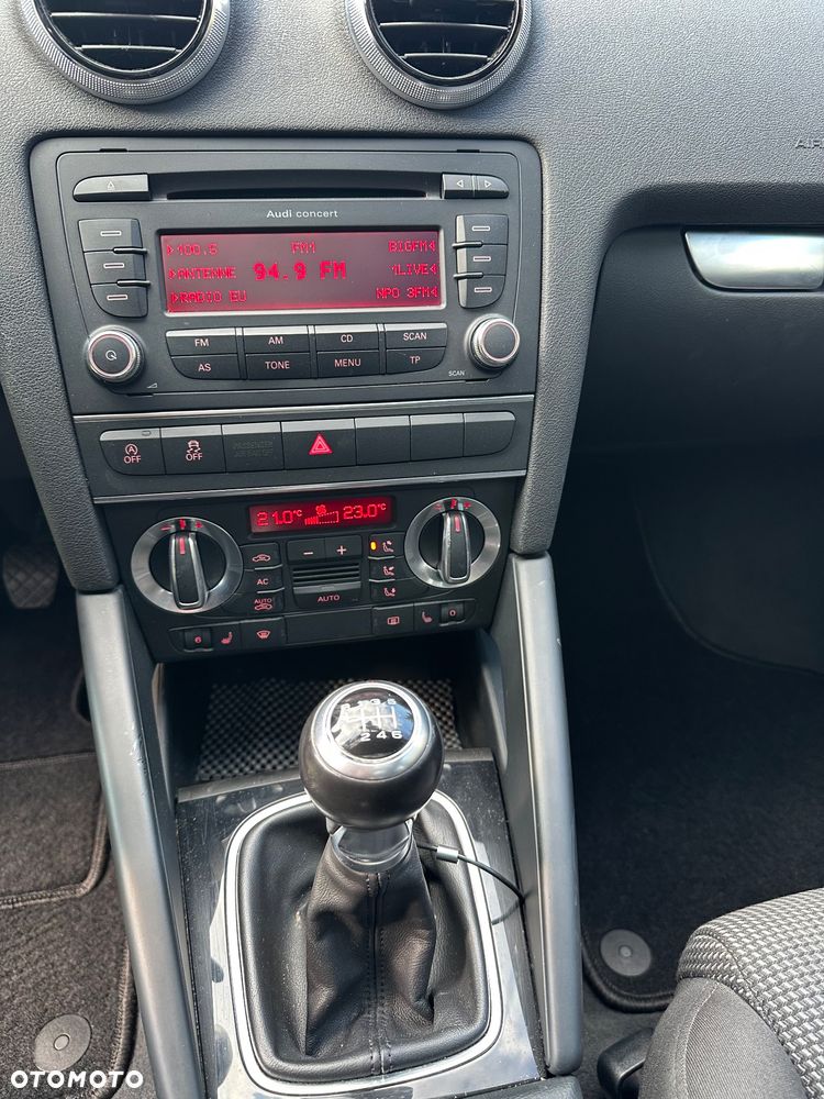 Audi A3 Sportback 1.4 TFSI S line Sportpaket - 17