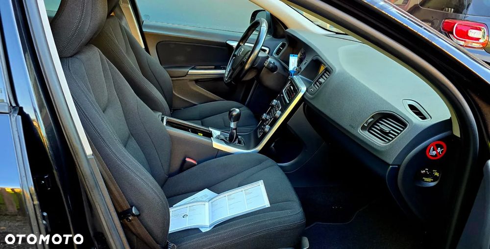 Volvo V60 T3 Edition Pro - 19