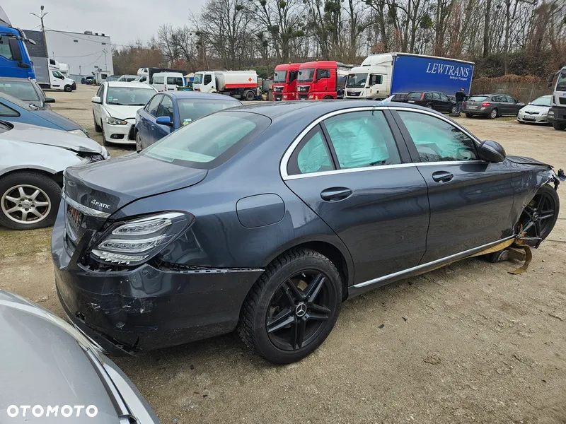 Mercedes-Benz Klasa C 200 4-Matic 9G-TRONIC - 3