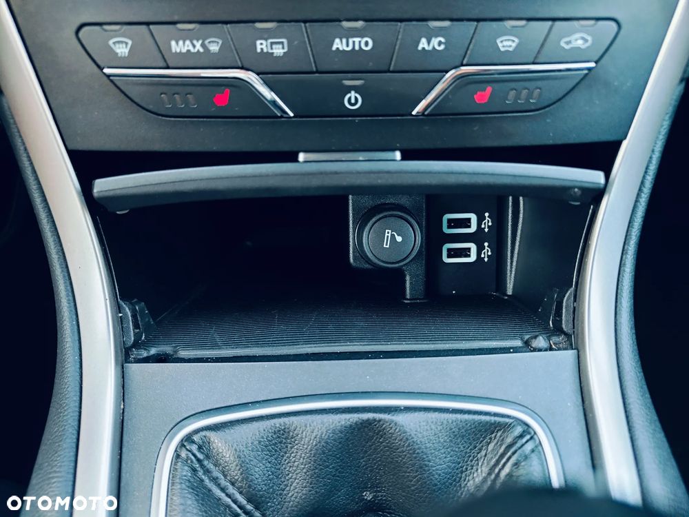 Ford S-Max - 19