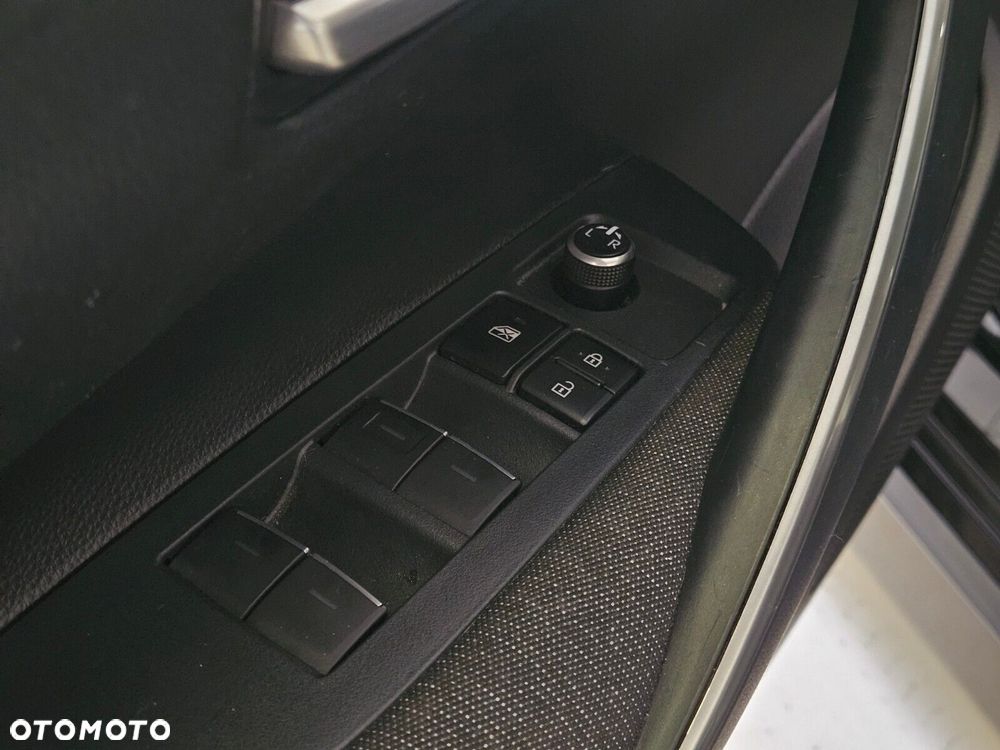 Toyota Corolla - 24