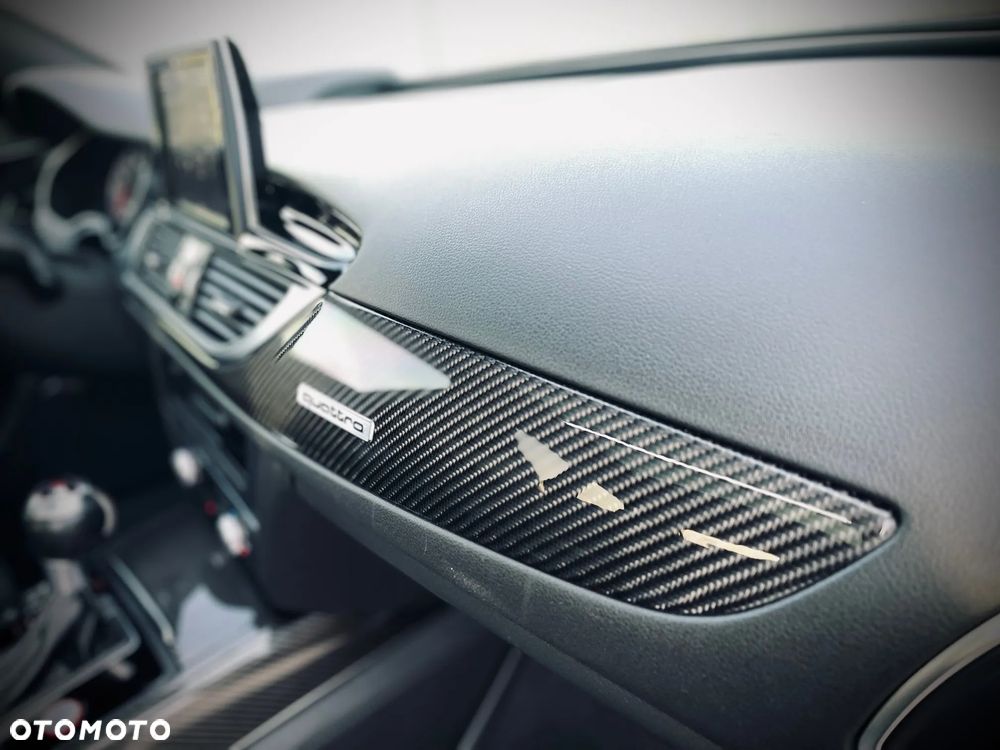 Audi RS6 Avant Standard - 18