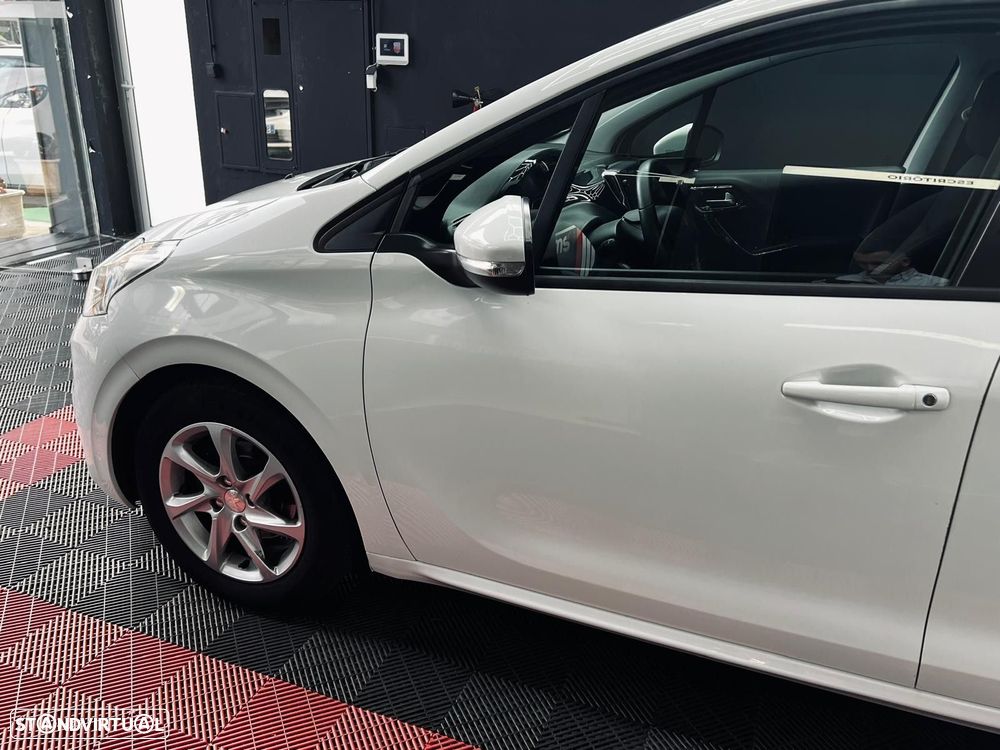 Peugeot 208 1.2 VTi Active - 17