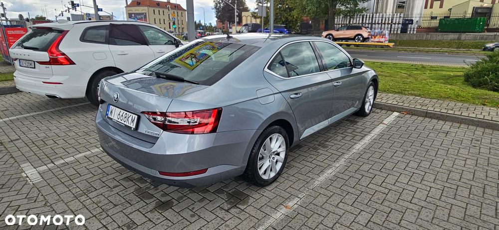 Skoda Superb 2.0 TDI SCR Ambition DSG - 3