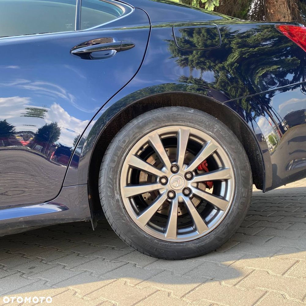 Lexus IS 220 D Prestige - 10