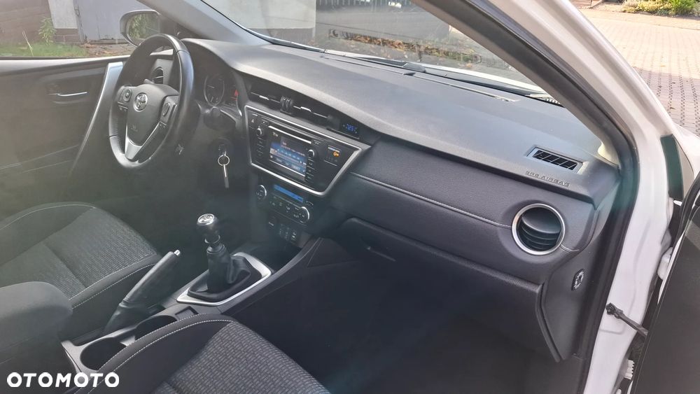Toyota Auris 2.0 D-4D Edition - 22