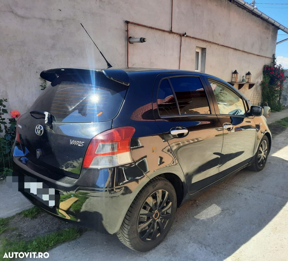 Toyota Yaris 1.3 Terra - 3