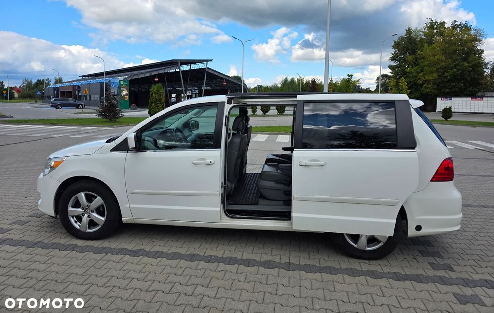 Volkswagen Routan - 6