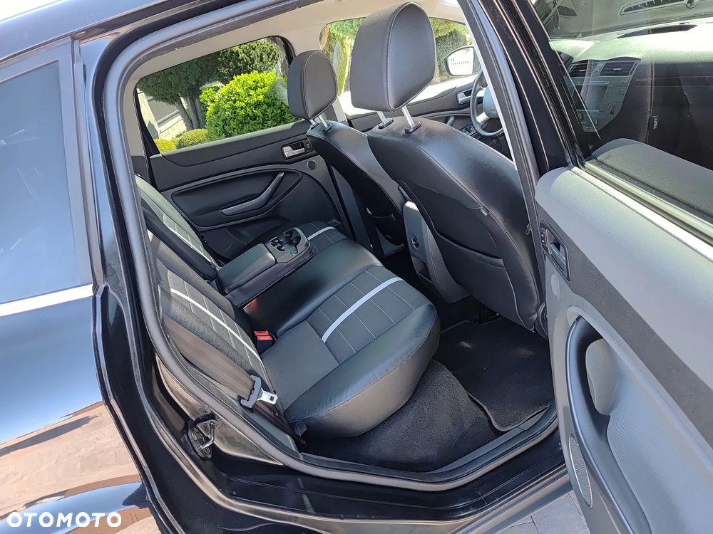 Ford Kuga 2.0 TDCi 4WD Titanium Plus - 24