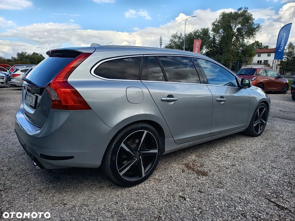 Volvo V60 D4 Geartronic RDesign - 11