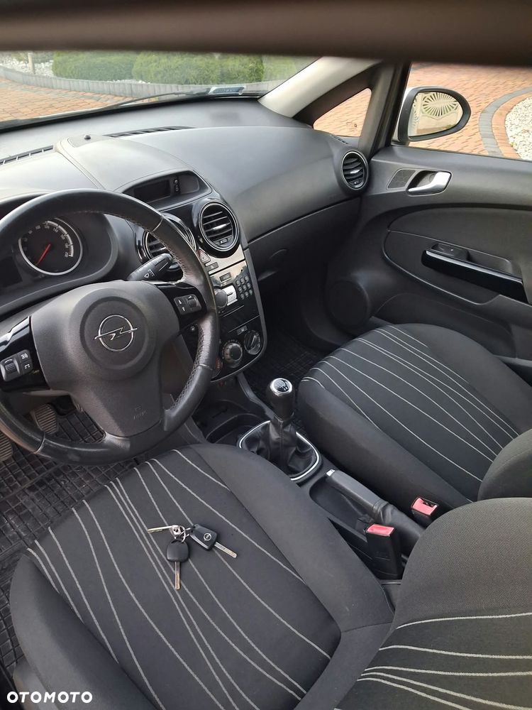 Opel Corsa - 13