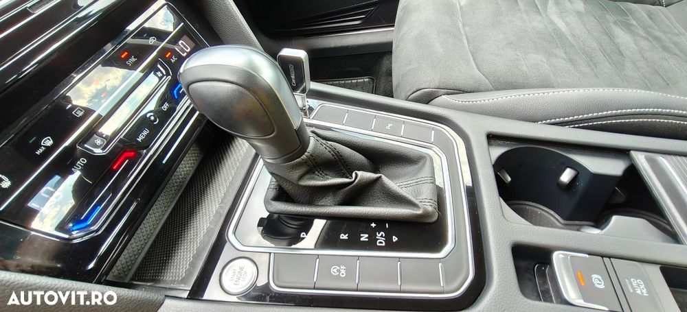 Volkswagen Passat 2.0 TDI DSG Highline - 13