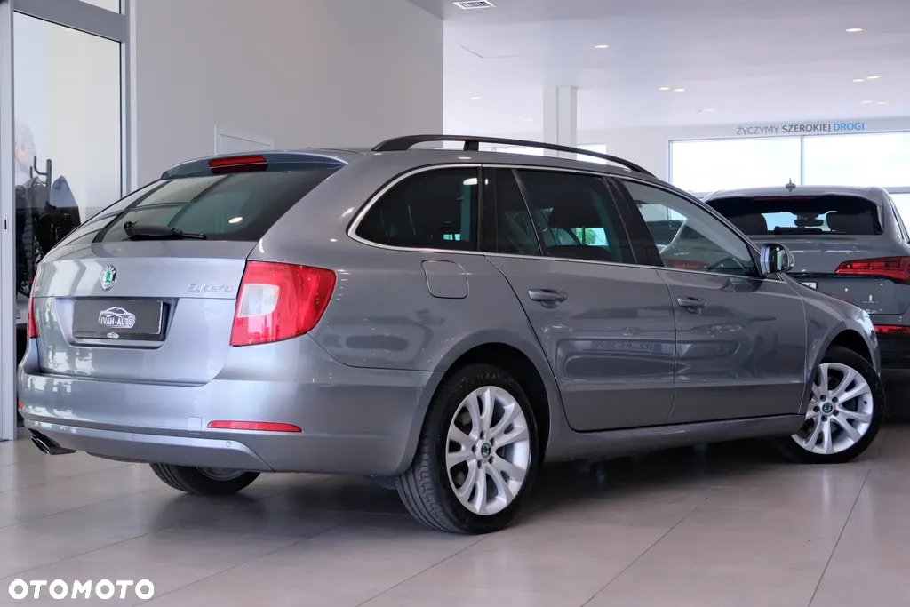 Skoda Superb 2.0 TDI Ambition - 14