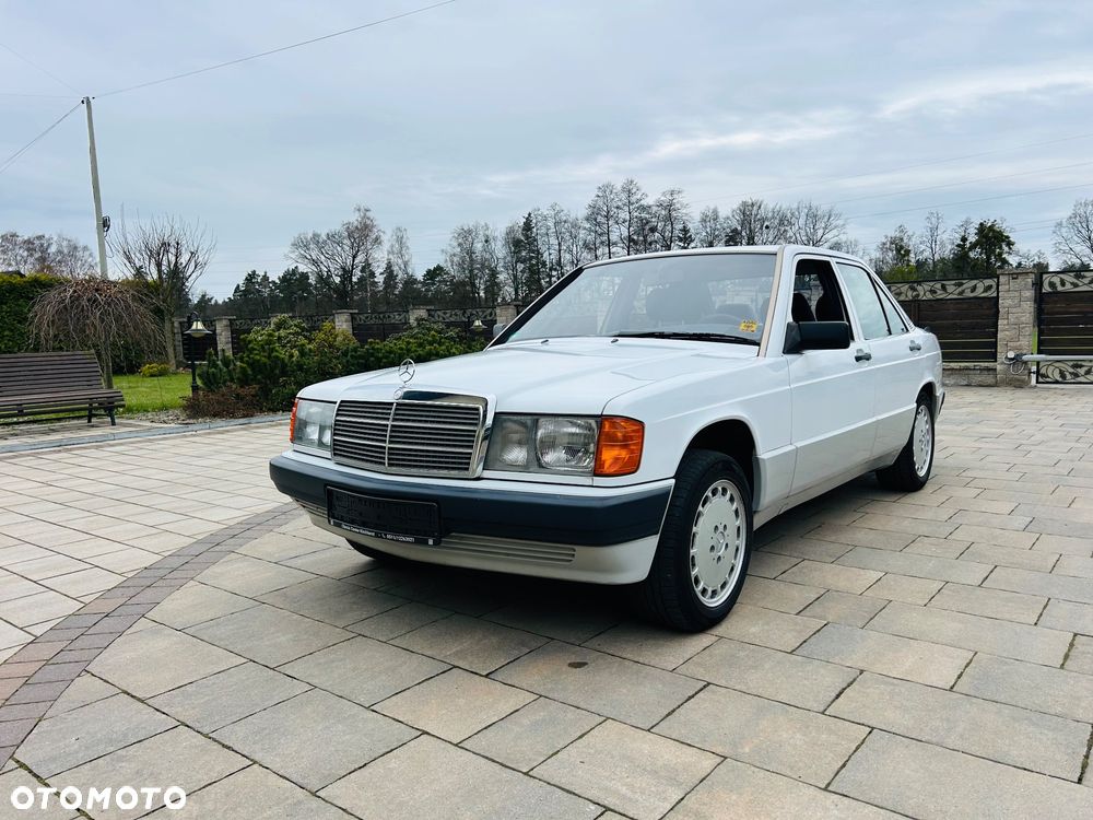Mercedes-Benz W201 (190) - 3
