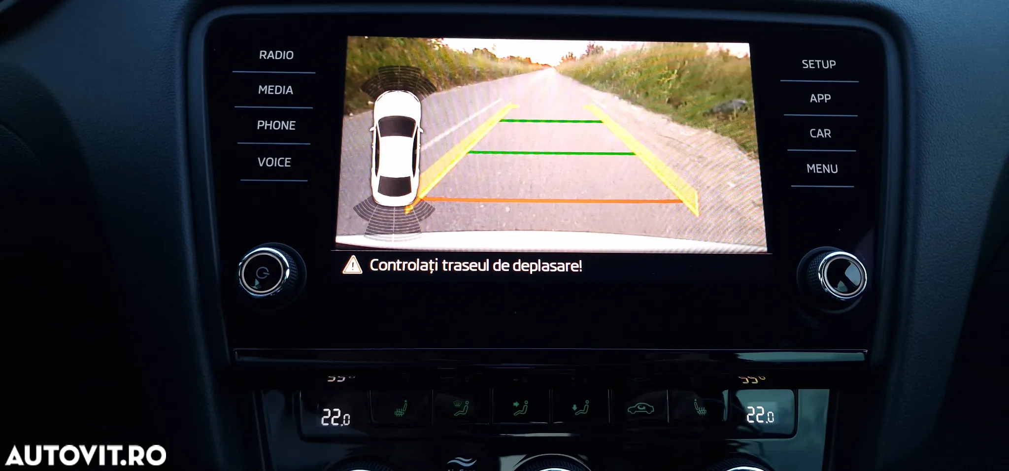 Skoda Octavia 2.0 TDI DSG 4X4 Style - 10