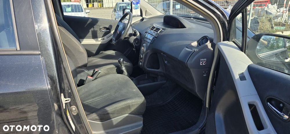 Toyota Yaris 1.4 D-4D Luna - 17