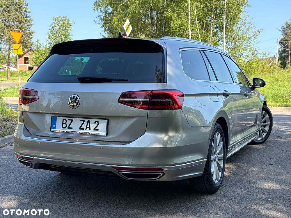 Volkswagen Passat Variant 2.0 TDI DSG (BlueMotion Technology) Highline - 28