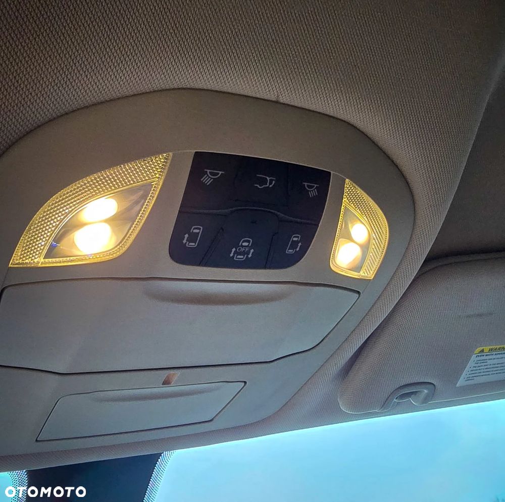 Chrysler Pacifica - 20