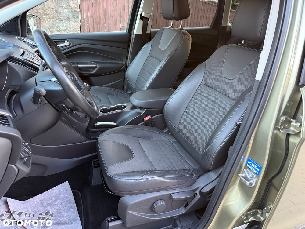 Ford Kuga 1.6 EcoBoost 2x4 Titanium - 28