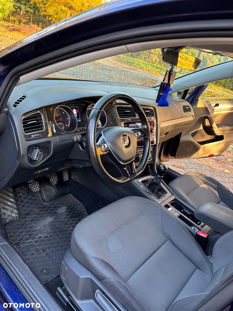 Volkswagen Golf - 17