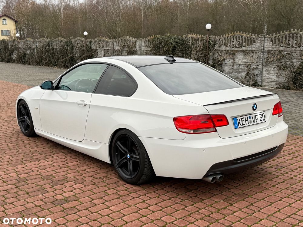 BMW Seria 3 330d M Sport Edition - 9