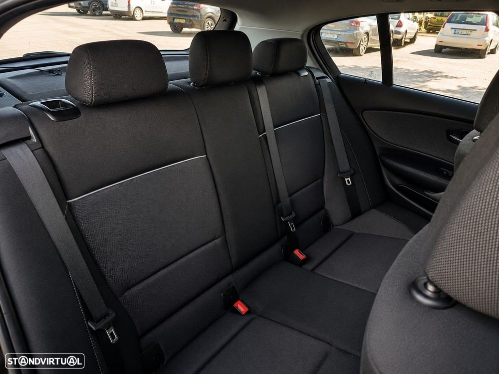 BMW 118 d Line Sport - 12