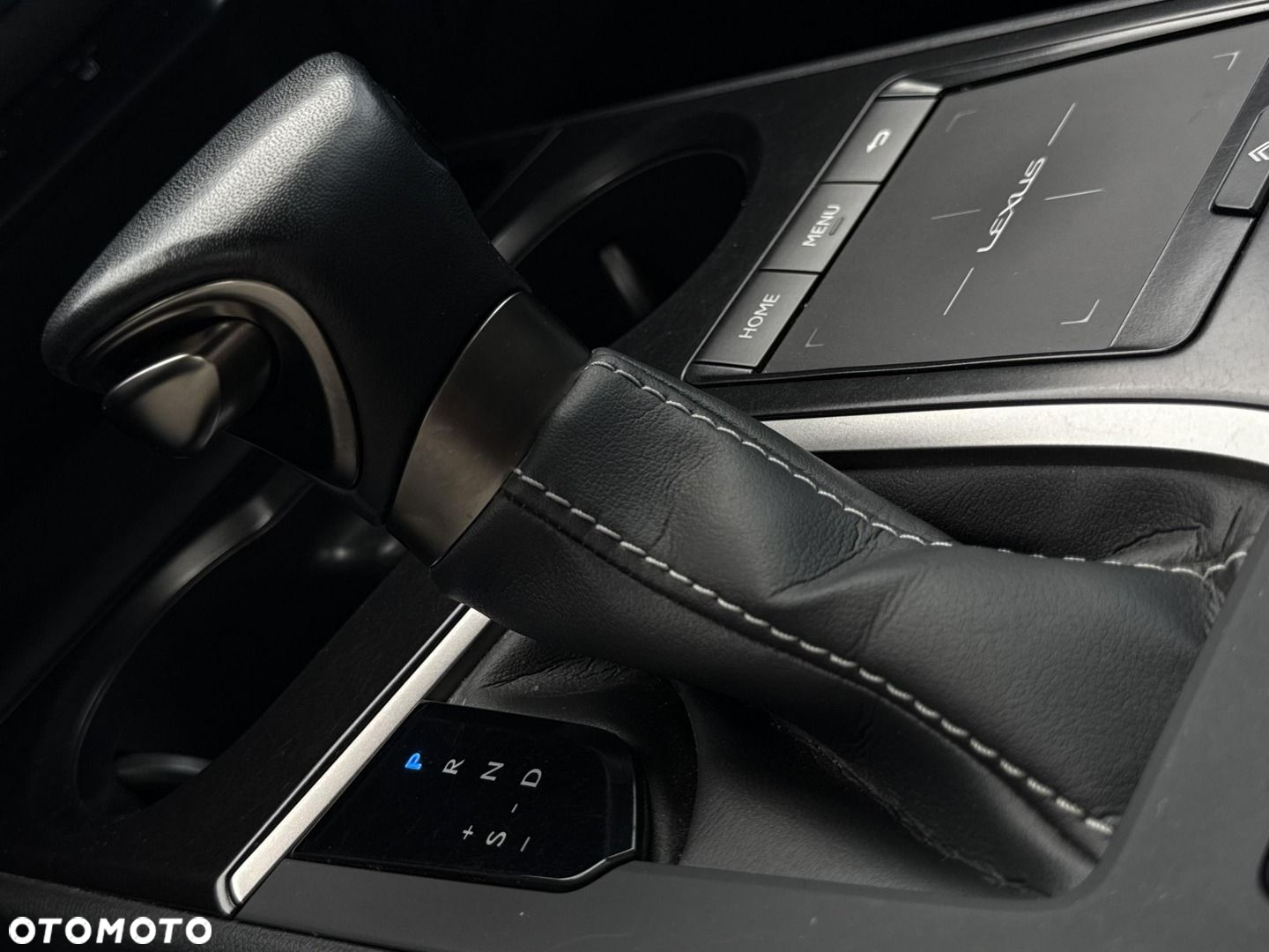 Lexus UX - 21