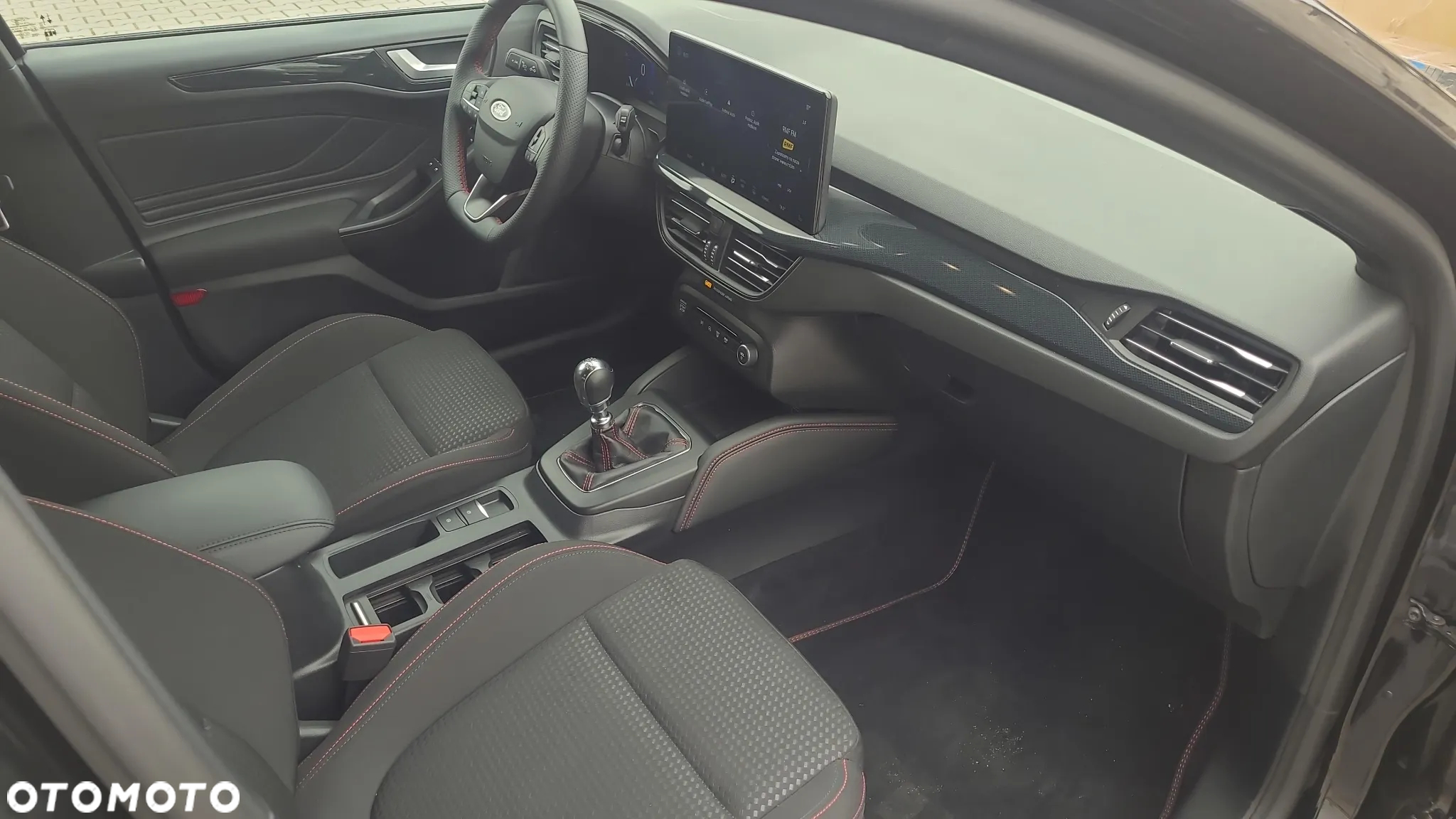 Ford Focus 1.0 EcoBoost mHEV ST-Line X - 28