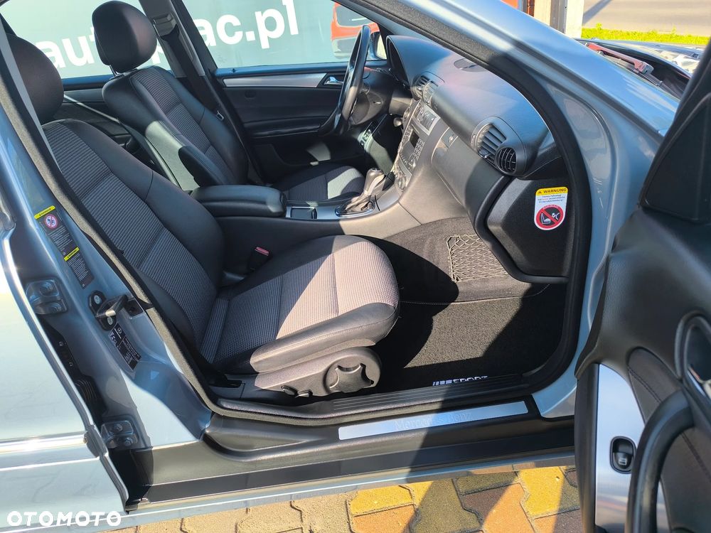 Mercedes-Benz Klasa C 200 Kompressor Automatik Avantgarde Sport Edition + - 14