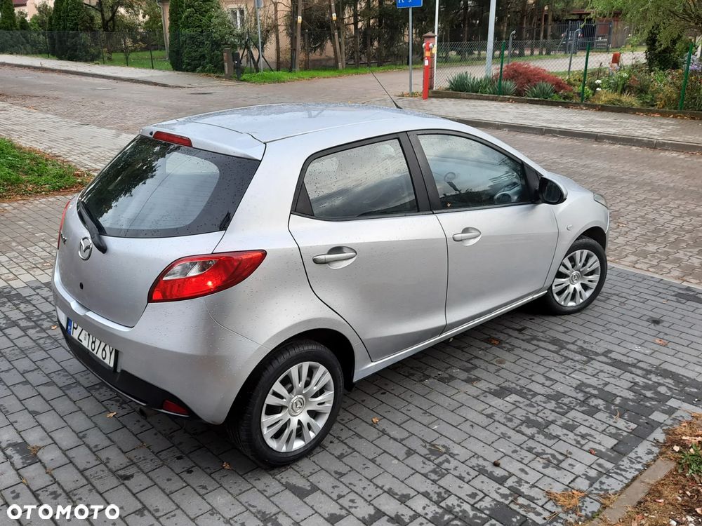 Mazda 2 2008 photo 4
