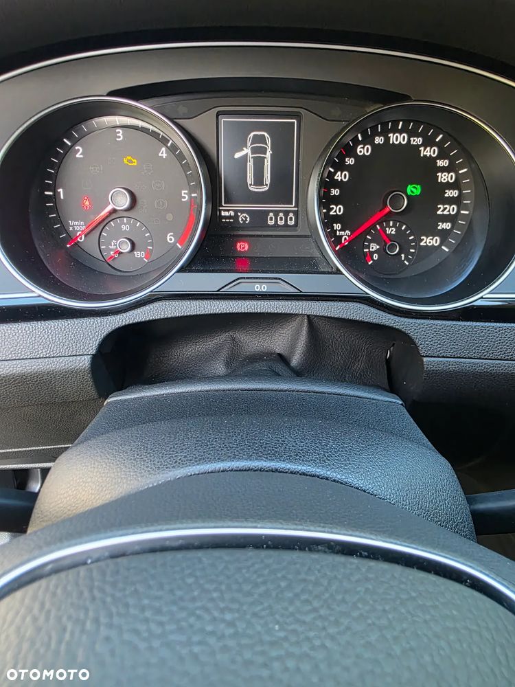 Volkswagen Passat - 20