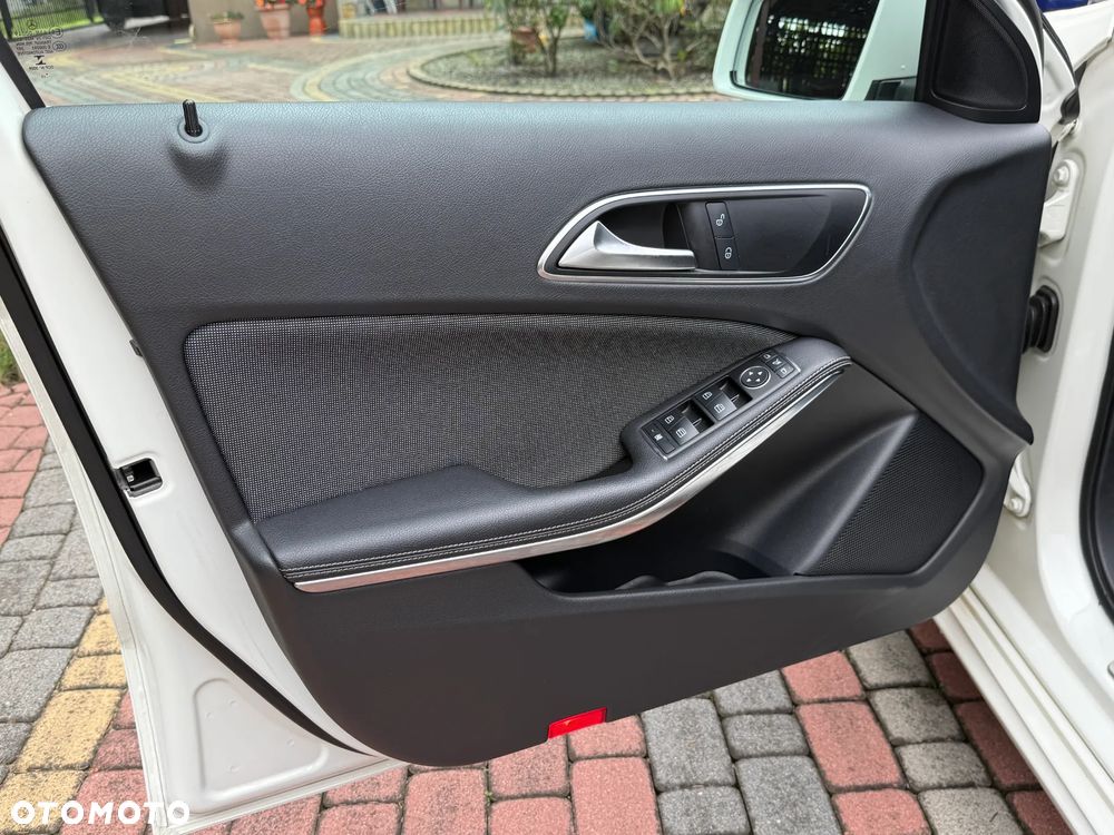 Mercedes-Benz Klasa A 180 (BlueEFFICIENCY) Style - 26