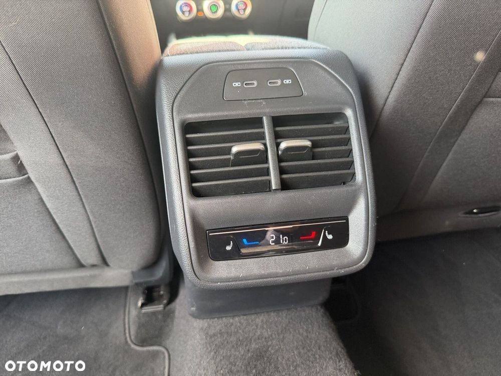 Skoda Superb 2.0 TDI SCR Selection DSG - 36