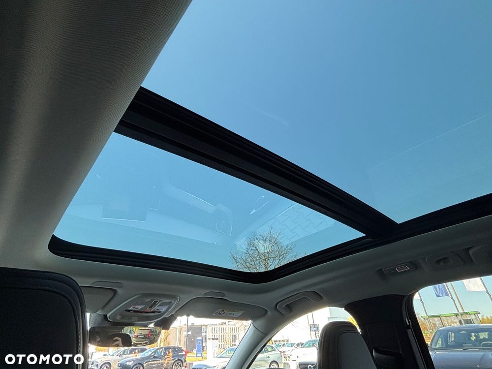 Volvo XC 60 T6 Plug-In Hybrid AWD Ultra Dark - 12