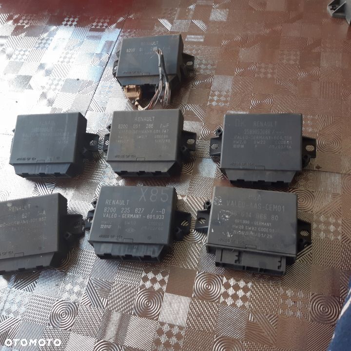 RENAULT moduł PDC 8200235627 - 1