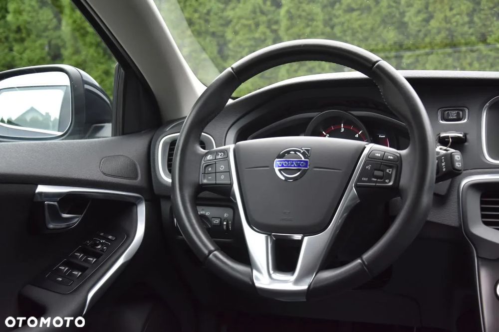 Volvo V40 D2 Momentum - 11