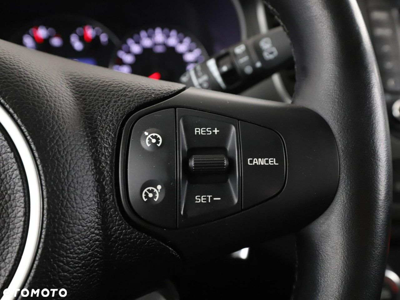 Kia Carens - 30