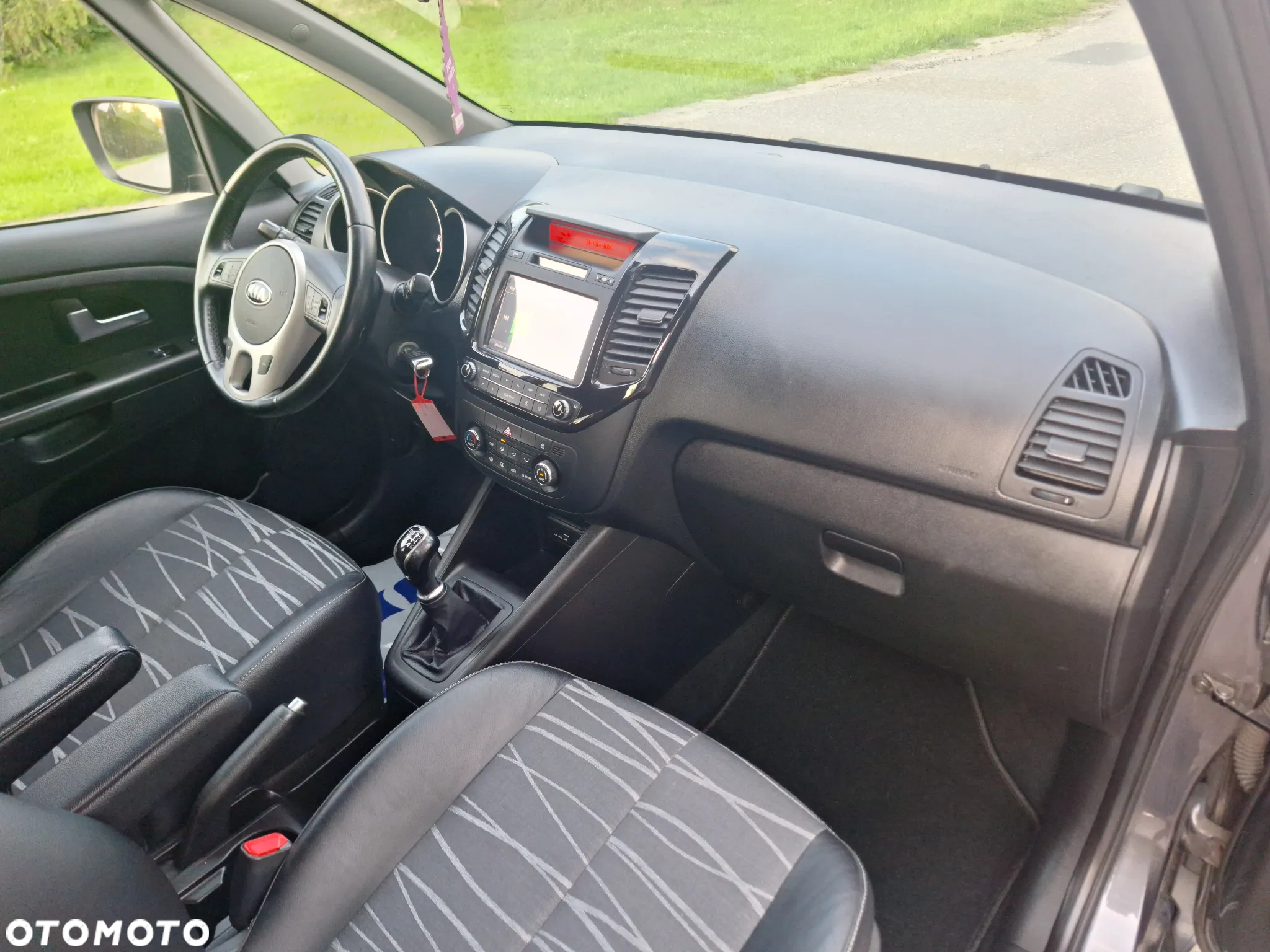 Kia Venga 1.4 CRDi 90 Business Line - 30