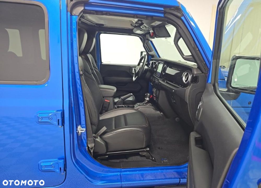 Jeep Wrangler - 13