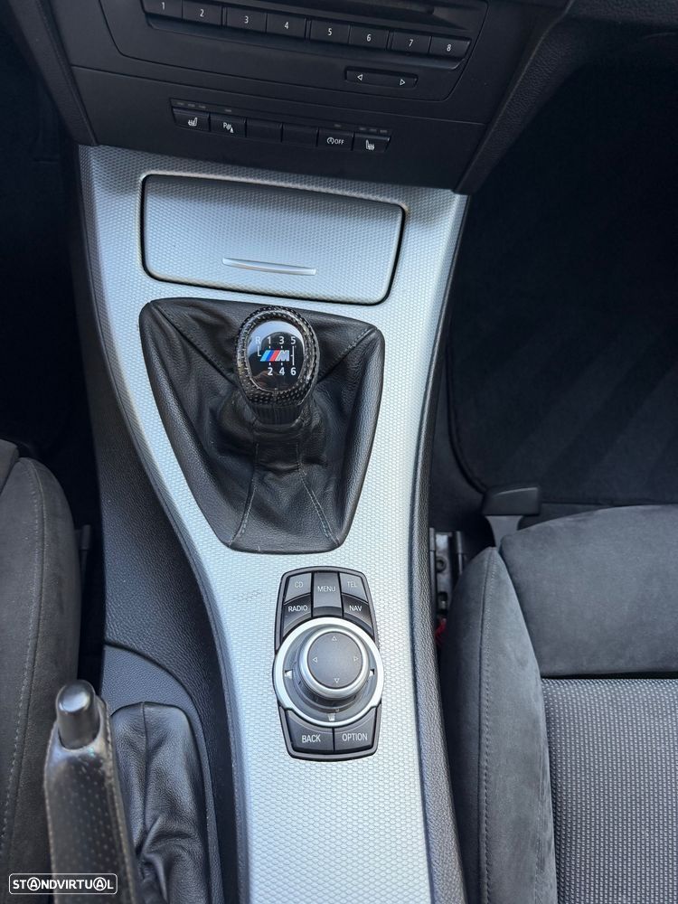 BMW 318 d Navigation Sport - 17