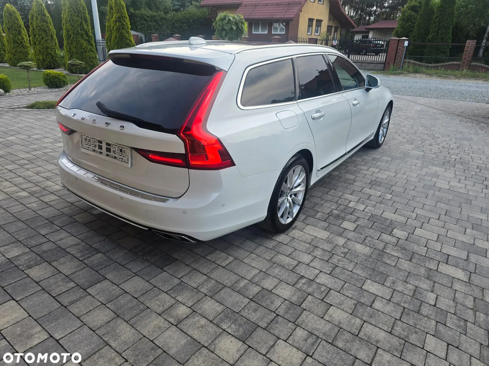 Volvo V90 D5 AWD Geartronic Inscription - 28