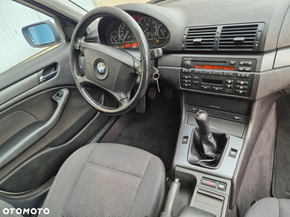 BMW Seria 3 316i - 33