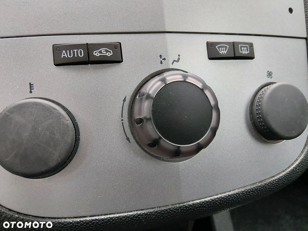 Opel Corsa 1.4 16V 150 Jahre - 23