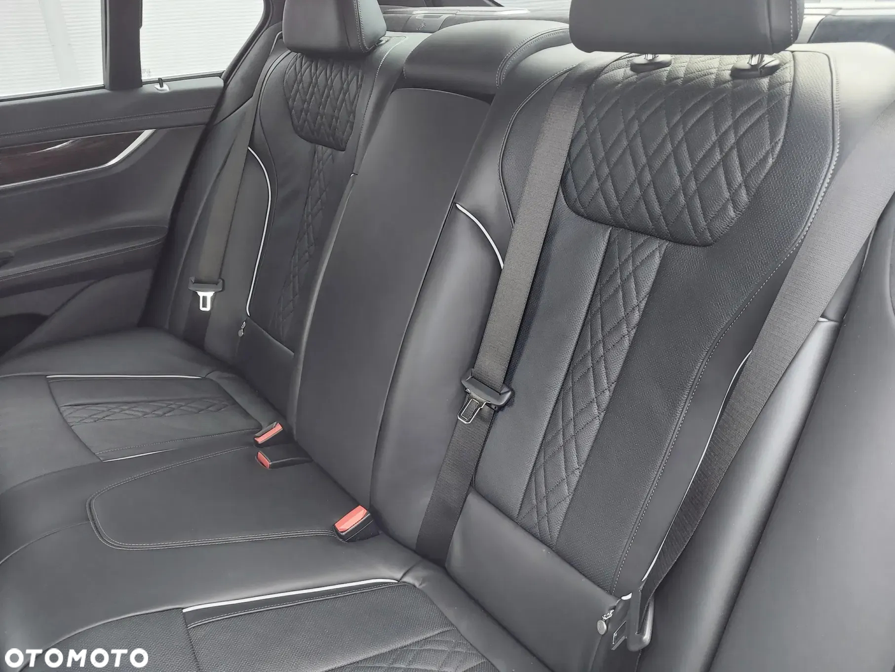 BMW Seria 7 750i xDrive - 22