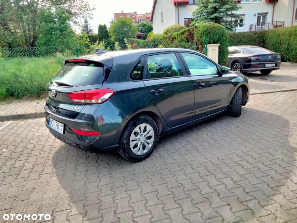 Hyundai i30 1.5 DPI Classic + - 15