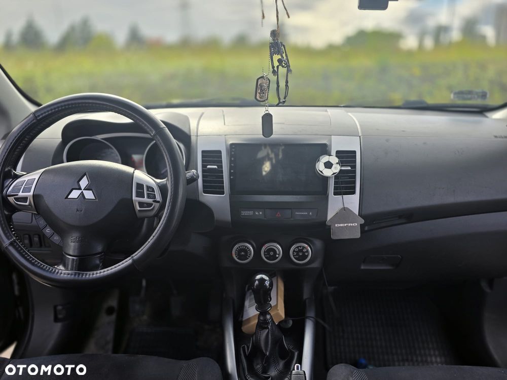 Mitsubishi Outlander 2.0 DID Intense + - 10