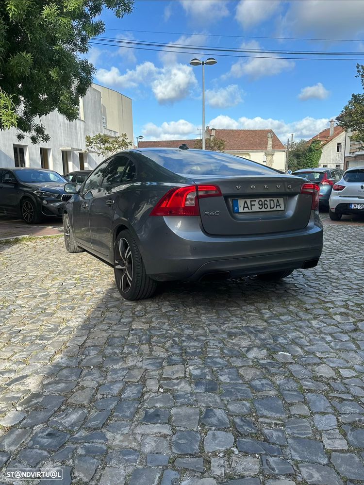 Volvo S60 D4 Momentum - 1